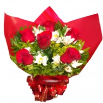 Buquê 6 rosas importadas com Astromélias