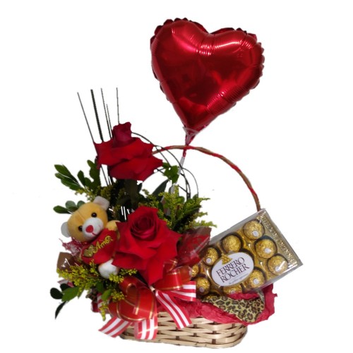 Cesta com arranjo de Rosas + Balão Coração Metalizado+Ursinho pequeno+Ferrero Rocher com 12 unidades