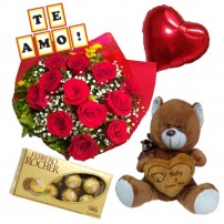 Combo Buque de 12 rosas + Ferrero Rocher com 8 und. + Balão Metalizado + Plaquinha "TE AMO" + Pelúcia 